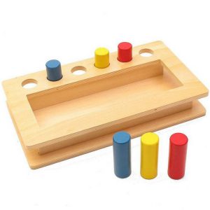 Zaboj z barvnimi zatiči - Toddler Imbucare Peg Box